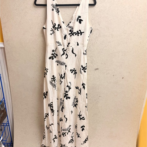 Paper Heart Dresses & Skirts - Paper Heart M White Black Floral Strappy Sleeveless Maxi Rayon Linen Sundress